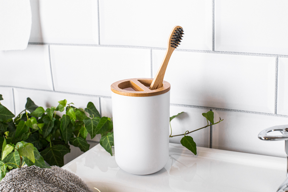 Držák na zubní kartáčky bílý - bambus plast - Altom Design